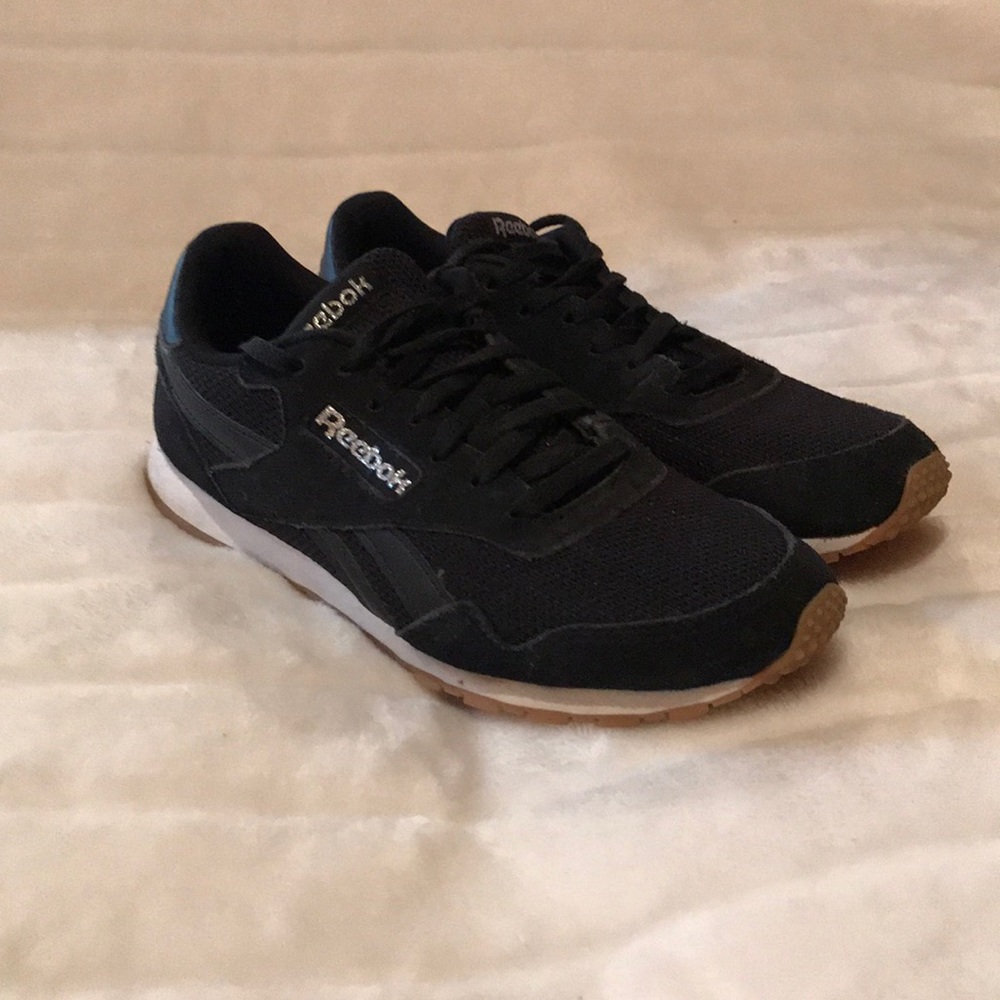 Womens Reebok Black Sneakers 6
